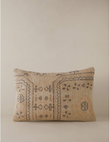 Vintage Lumbar Pillow No. 14, 16" x 24" l'évolution des habitudes 