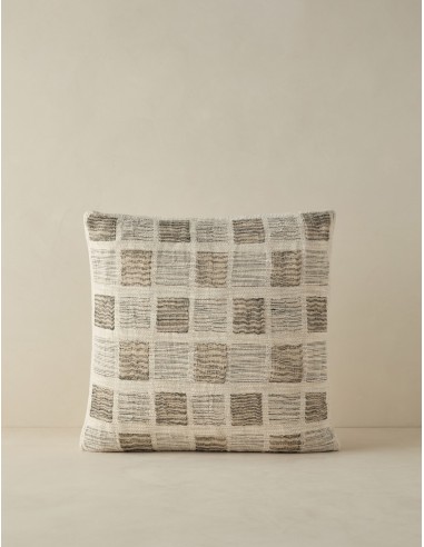 Leh Box Pillow by DISC Interiors sur le site 